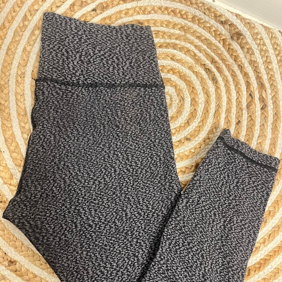 Lululemon Lemon Leggings size 6 - Picture 1 of 2